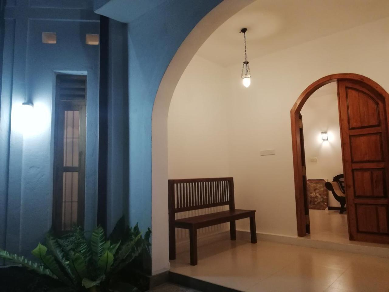 Air Port 5 Minutes Super Clean Upul Bed & Breakfast Negombo Dış mekan fotoğraf