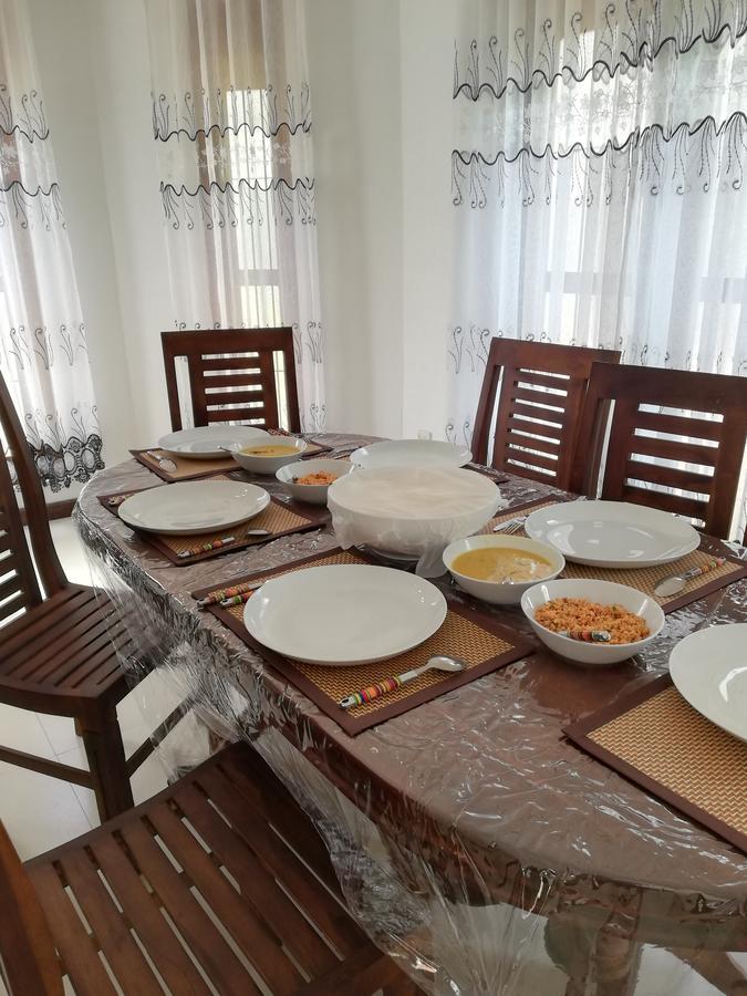 Air Port 5 Minutes Super Clean Upul Bed & Breakfast Negombo Dış mekan fotoğraf