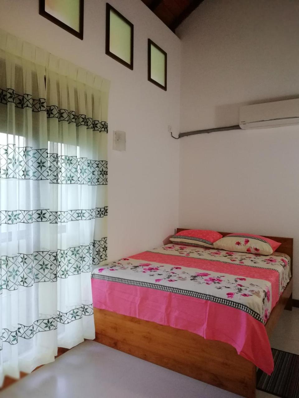 Air Port 5 Minutes Super Clean Upul Bed & Breakfast Negombo Dış mekan fotoğraf